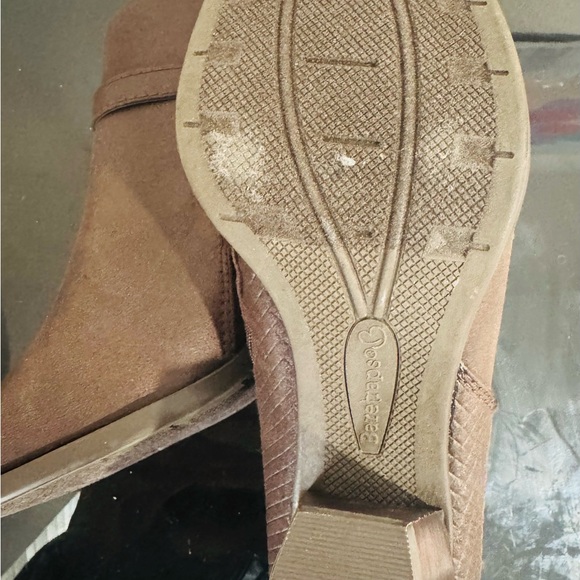 Women's Brown Ankle Boots - Picture 5 of 7